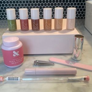 Olive & June Nail Kit